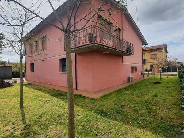 casa indipendente in vendita a Quarrata in zona Barba