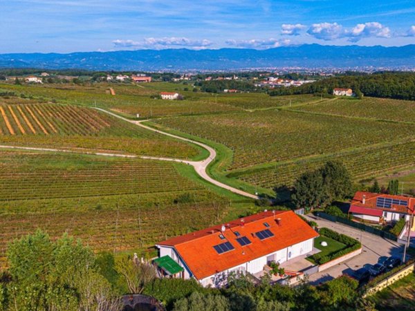 casa indipendente in vendita a Quarrata