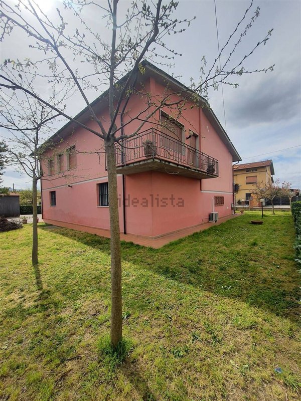casa indipendente in vendita a Quarrata in zona Barba
