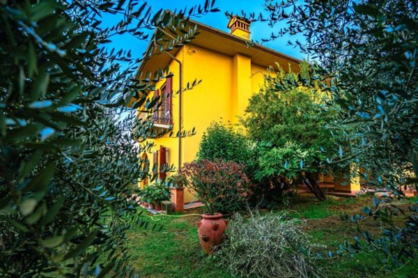 casa indipendente in vendita a Quarrata in zona Lucciano