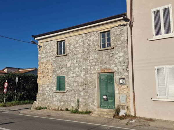 casa indipendente in vendita a Quarrata in zona Casini