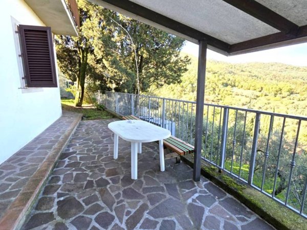 casa indipendente in vendita a Quarrata in zona Forrottoli