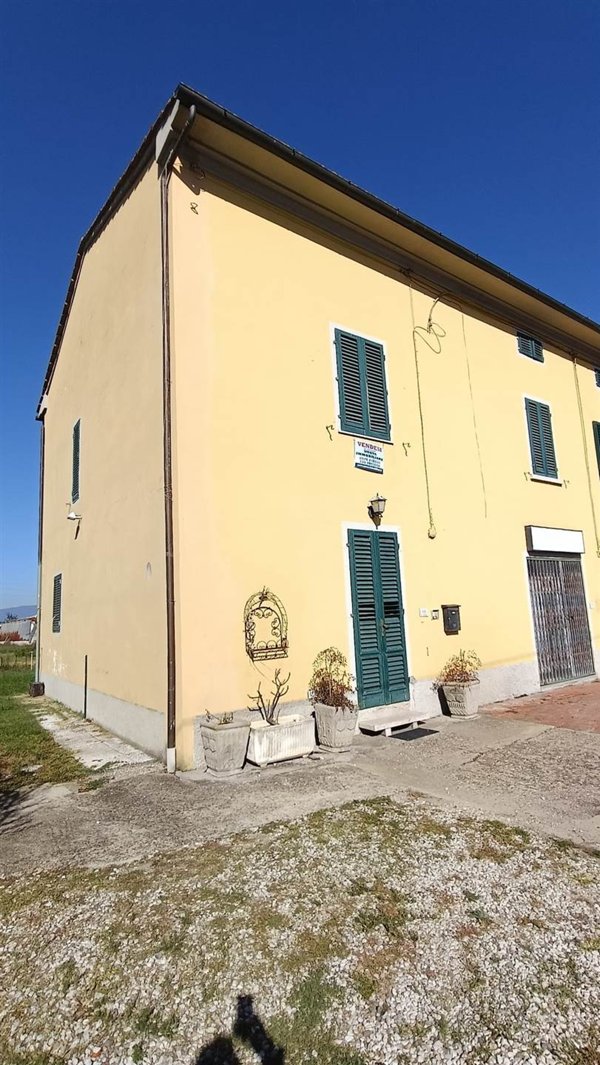 casa indipendente in vendita a Quarrata in zona Vignole