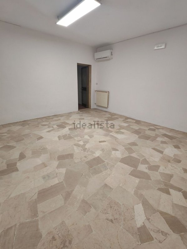 negozio in vendita a Quarrata