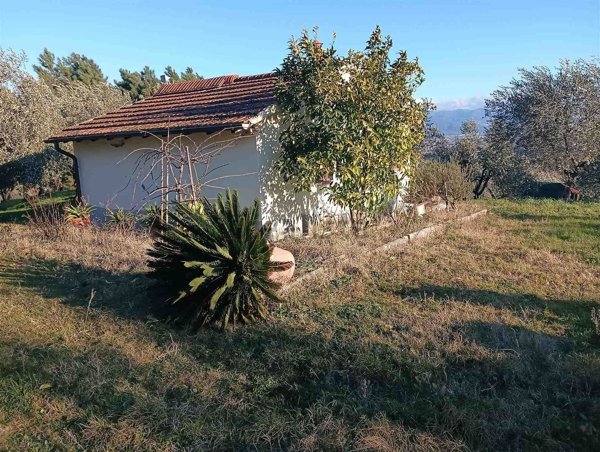 locale di sgombero in vendita a Quarrata in zona Forrottoli