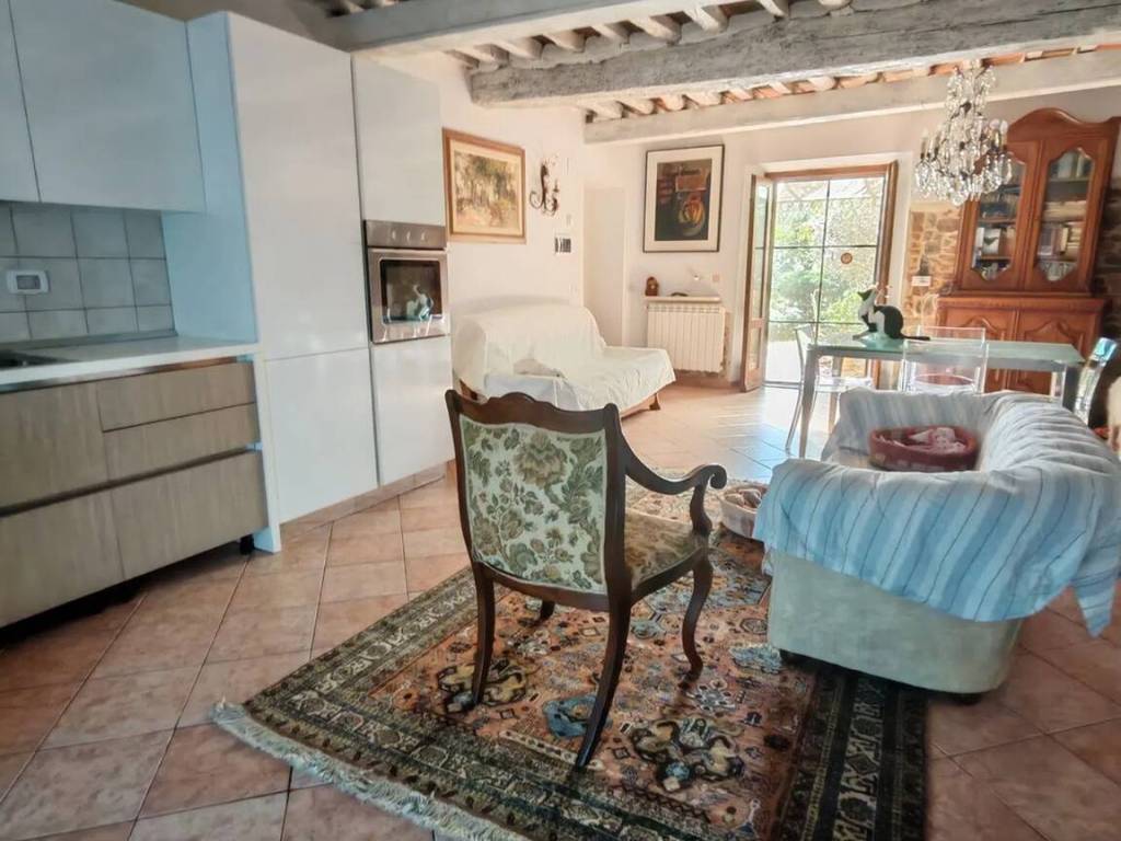 casa indipendente in vendita a Quarrata