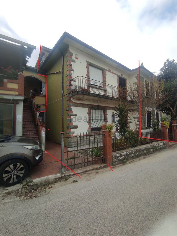 casa indipendente in vendita a Quarrata