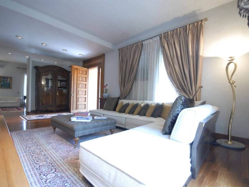 casa indipendente in vendita a Quarrata