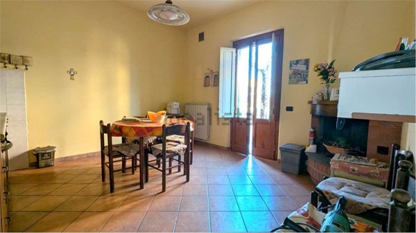 casa indipendente in vendita a Quarrata