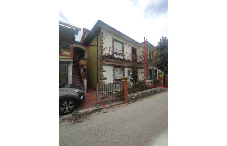 casa indipendente in vendita a Quarrata in zona Forrottoli