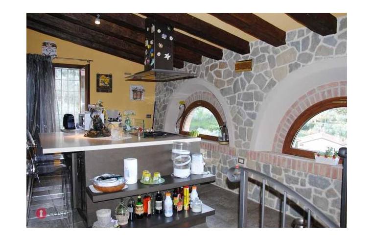 casa indipendente in vendita a Quarrata in zona Lucciano