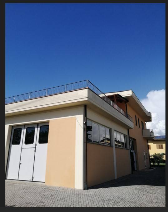 locale commerciale in vendita a Quarrata in zona Vignole
