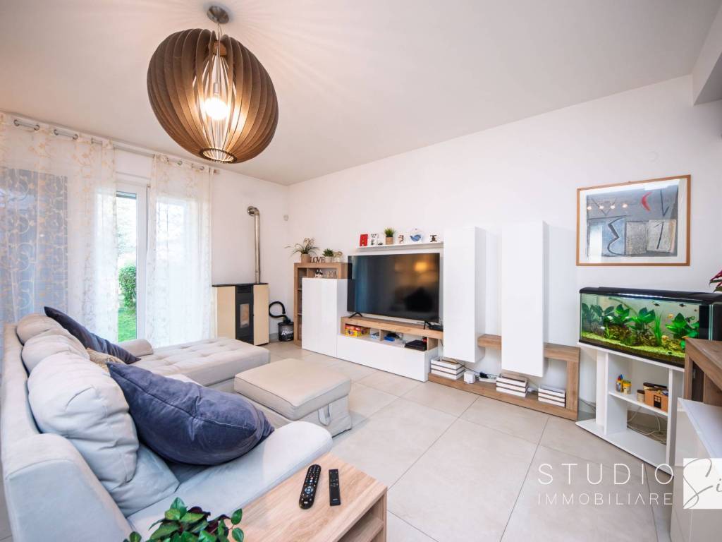 casa indipendente in vendita a Quarrata in zona Ferruccia