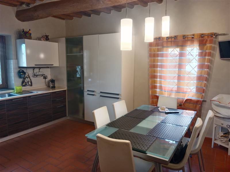 casa indipendente in vendita a Quarrata in zona Colle