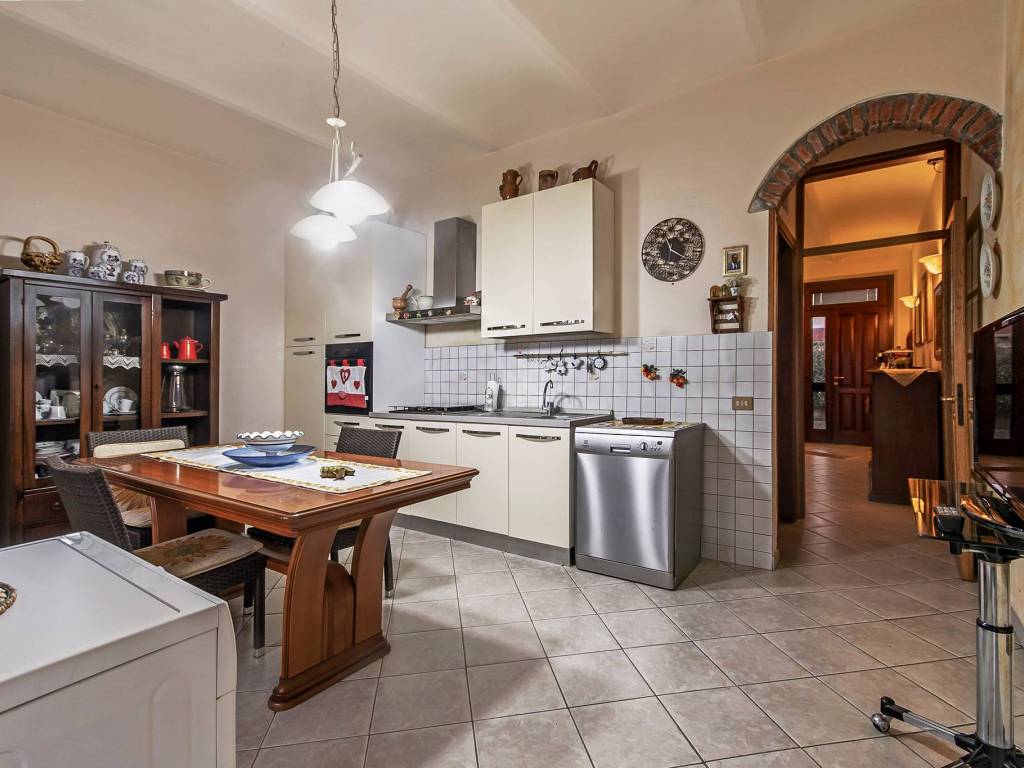 casa indipendente in vendita a Quarrata in zona Catena