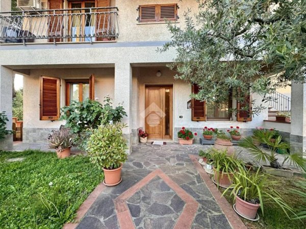 appartamento in vendita a Quarrata in zona Ferruccia