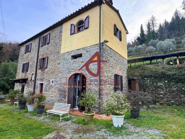 casa indipendente in vendita a Quarrata