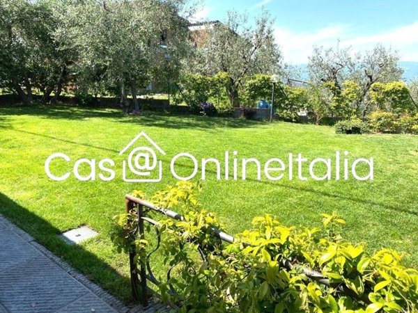casa indipendente in vendita a Quarrata in zona Tizzana