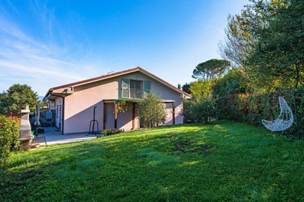 casa indipendente in vendita a Quarrata