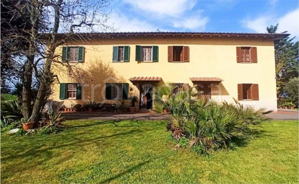 casa indipendente in vendita a Quarrata