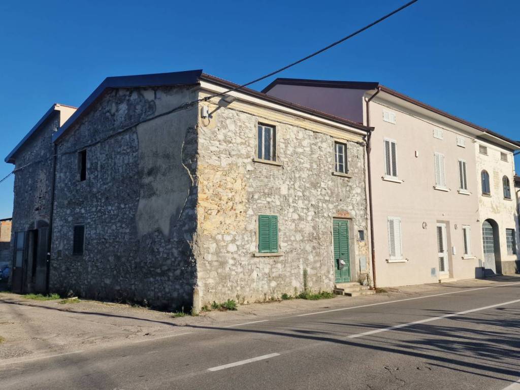 casa indipendente in vendita a Quarrata in zona Casini