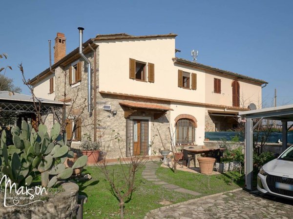 casa indipendente in vendita a Quarrata