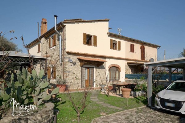 casa indipendente in vendita a Quarrata