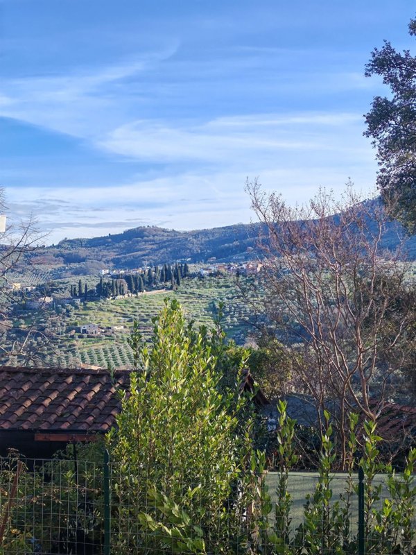 casa indipendente in vendita a Quarrata in zona Lucciano