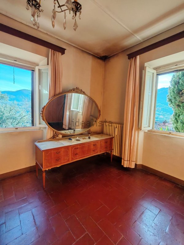 casa indipendente in vendita a Quarrata in zona Lucciano