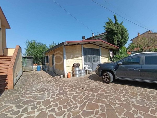 negozio in vendita a Quarrata in zona Valenzatico