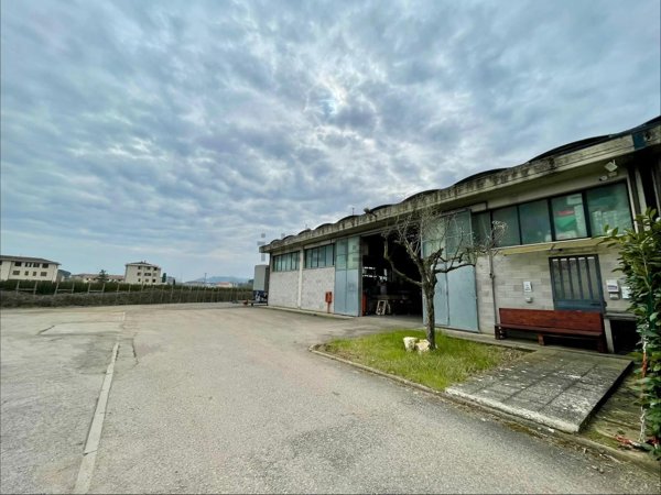 locale di sgombero in vendita a Quarrata