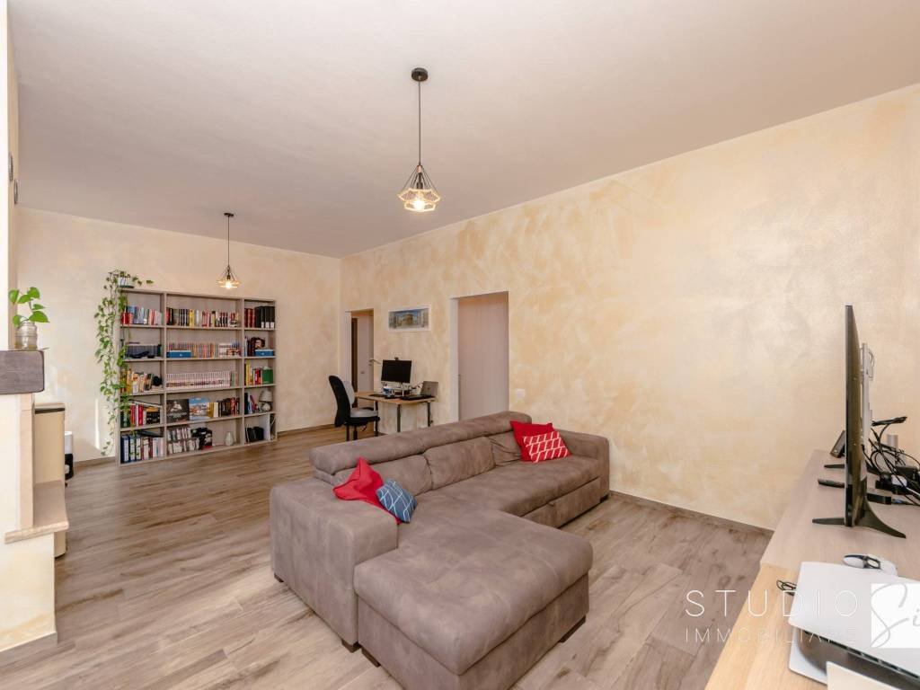 appartamento in vendita a Quarrata in zona Valenzatico