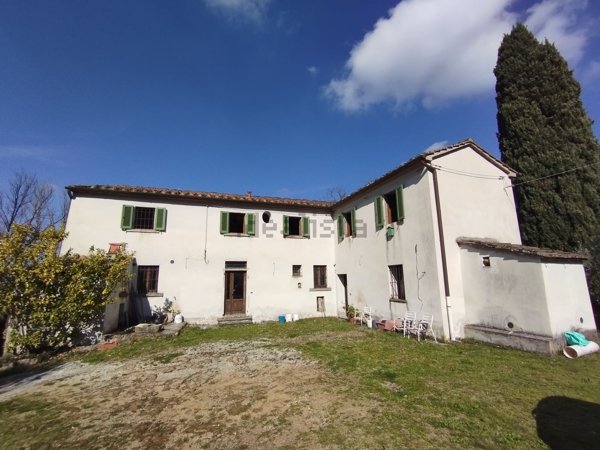 casa indipendente in vendita a Quarrata