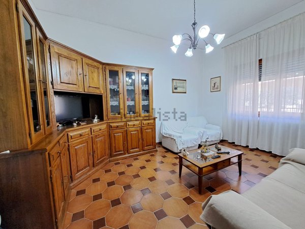 casa indipendente in vendita a Quarrata