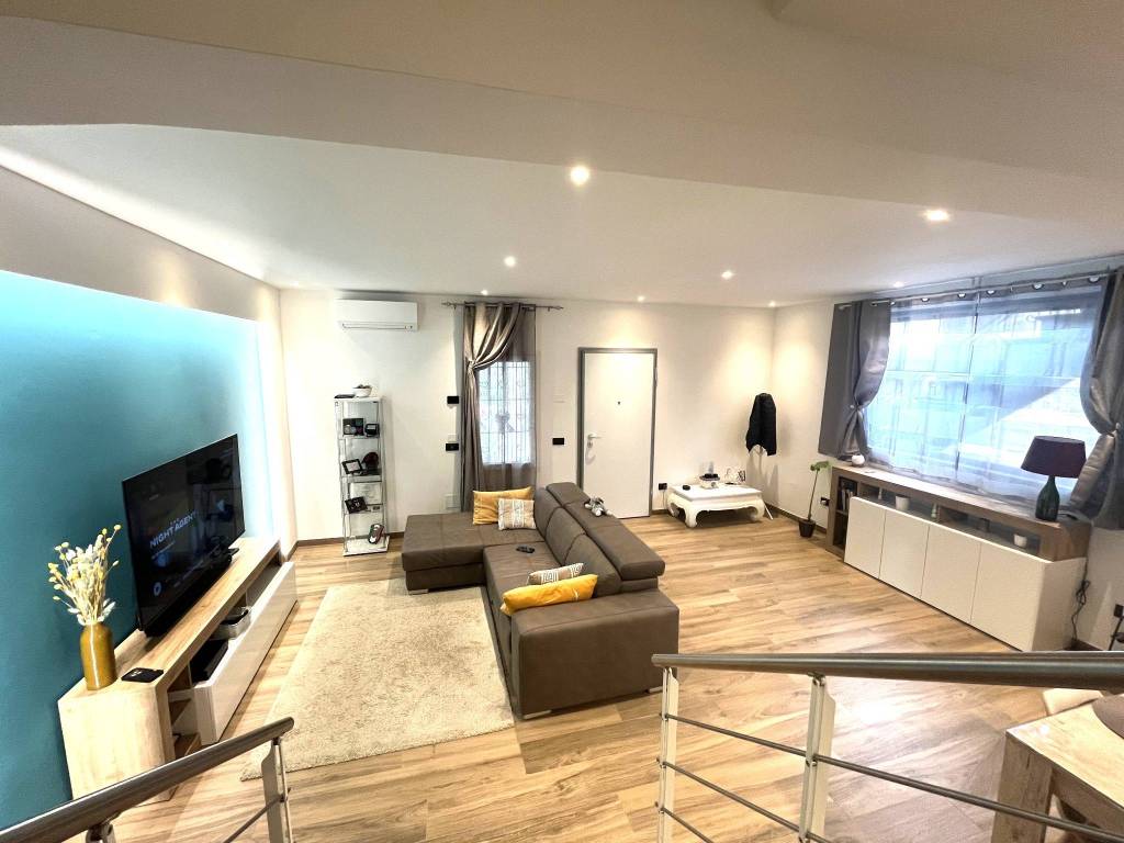 casa indipendente in vendita a Quarrata