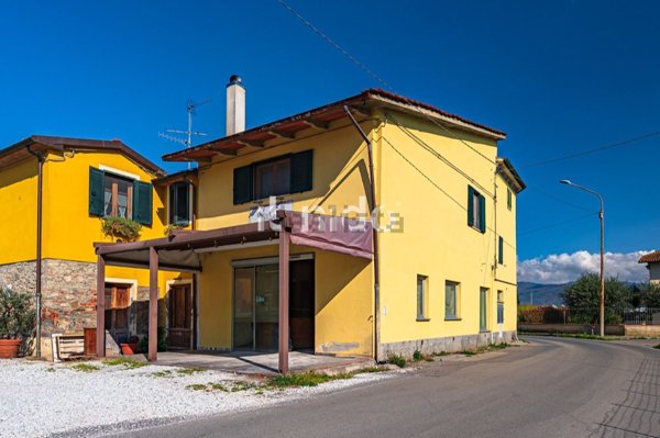 locale commerciale in vendita a Quarrata