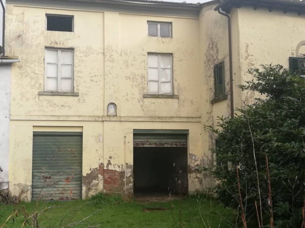 casa indipendente in vendita a Quarrata in zona Vignole