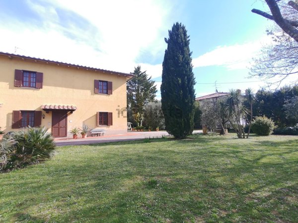 casa indipendente in vendita a Quarrata