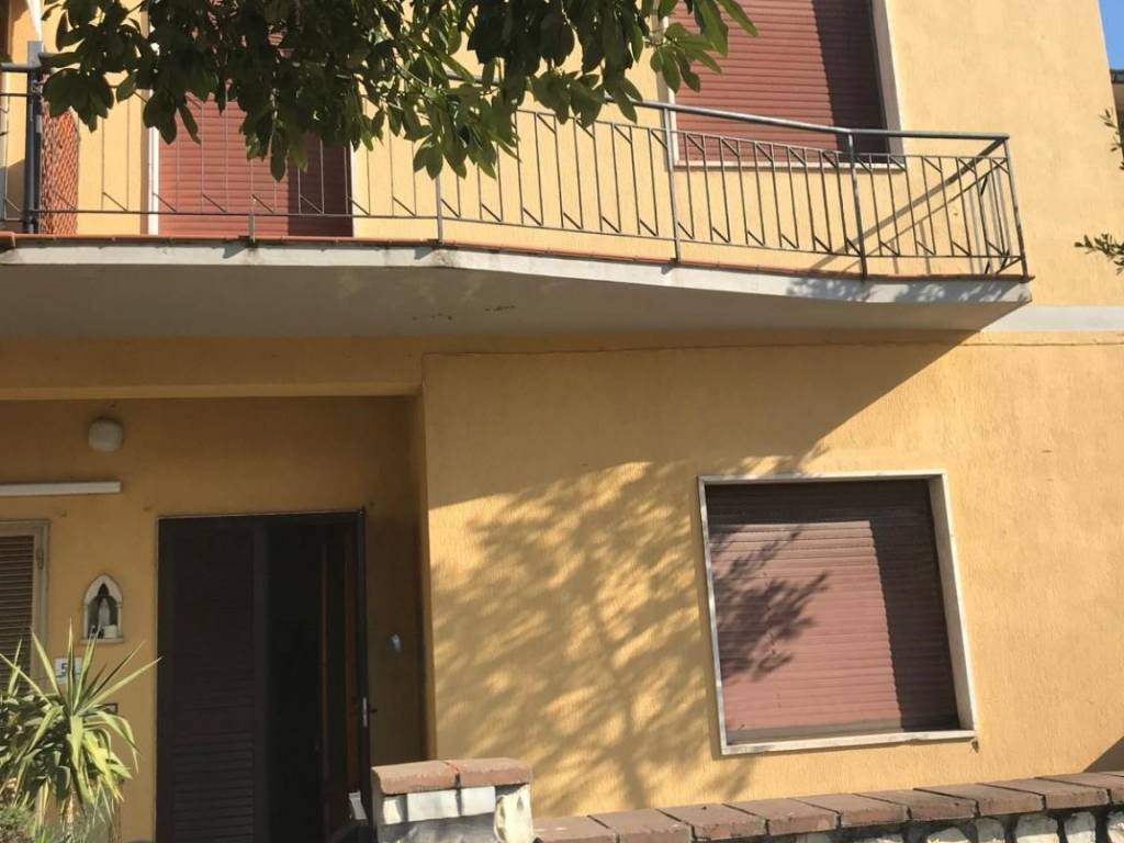 casa indipendente in vendita a Quarrata