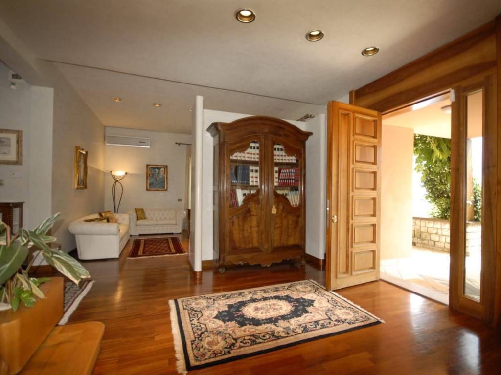 casa indipendente in vendita a Quarrata in zona Lucciano