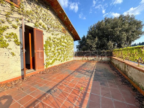 casa indipendente in vendita a Quarrata