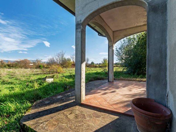 casa indipendente in vendita a Quarrata in zona Tizzana