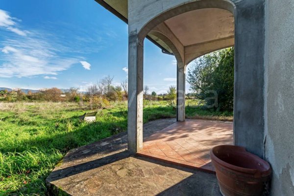 casa indipendente in vendita a Quarrata in zona Tizzana