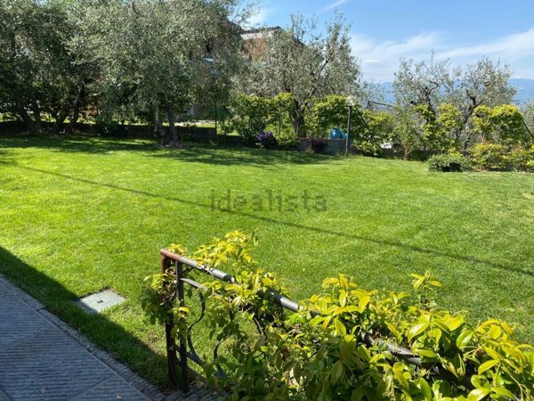 casa indipendente in vendita a Quarrata in zona Tizzana