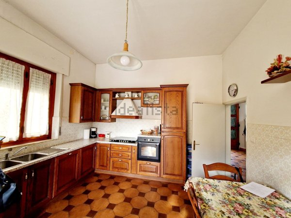 casa indipendente in vendita a Quarrata