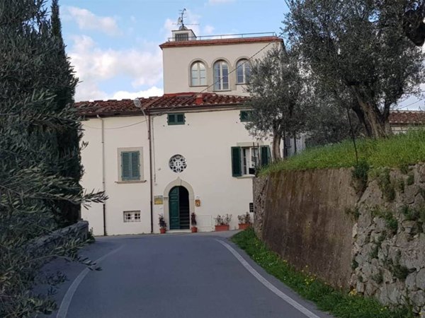 casa indipendente in vendita a Quarrata in zona Tizzana