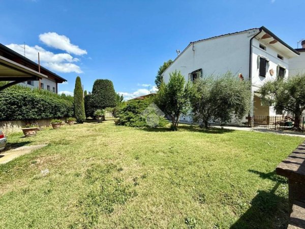 casa indipendente in vendita a Quarrata in zona Vignole