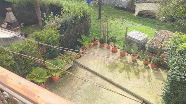 casa indipendente in vendita a Quarrata