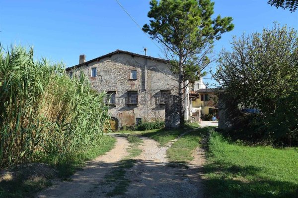 casale in vendita a Quarrata in zona Casini