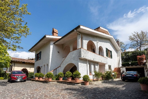 casa indipendente in vendita a Quarrata in zona Santonuovo